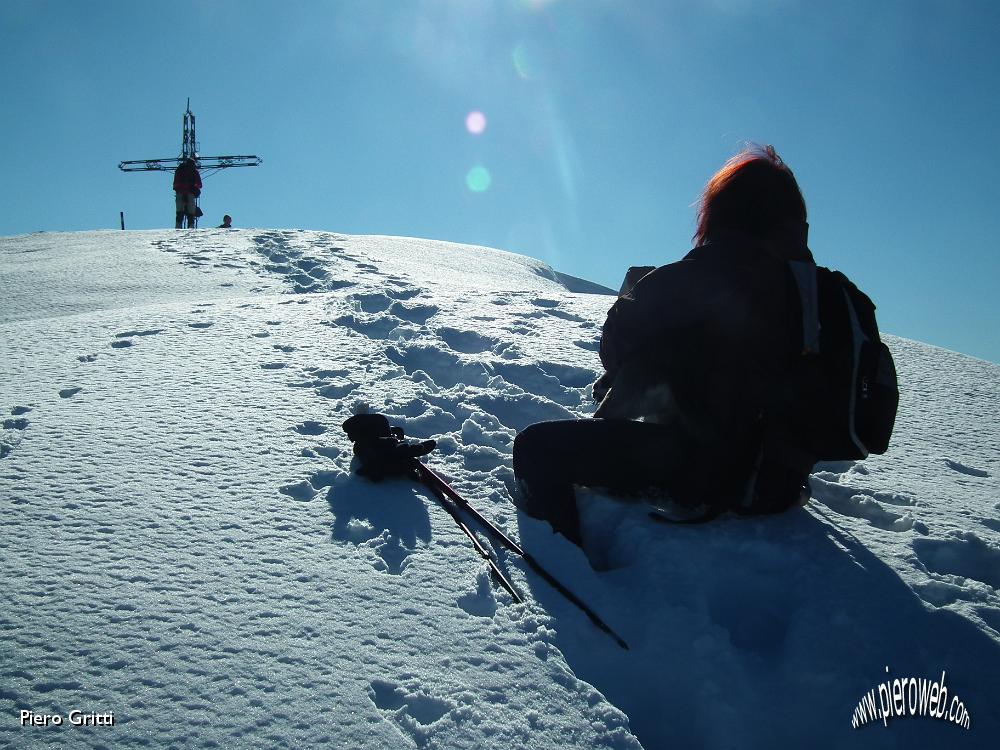 28 Sedersi sulla neve.JPG